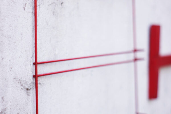 COMPUESTO-V-2015--aluminio-y-madera-esmaltada-roja-2
